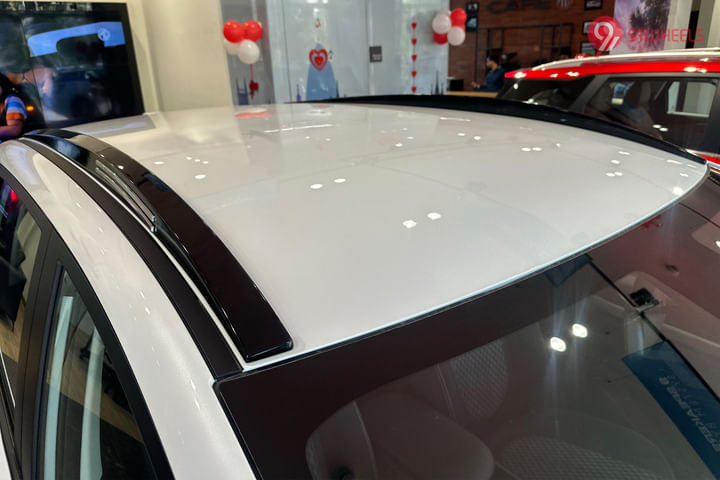 MG Windsor EV Car Roof