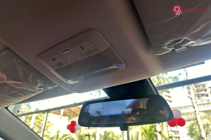 MG Windsor EV Inner Rear View Mirror