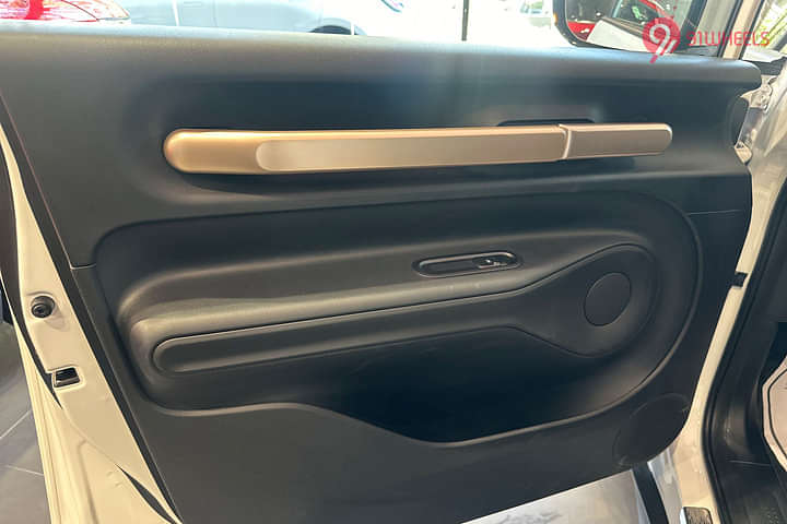 MG Windsor EV Passenger Side Front Door Pocket