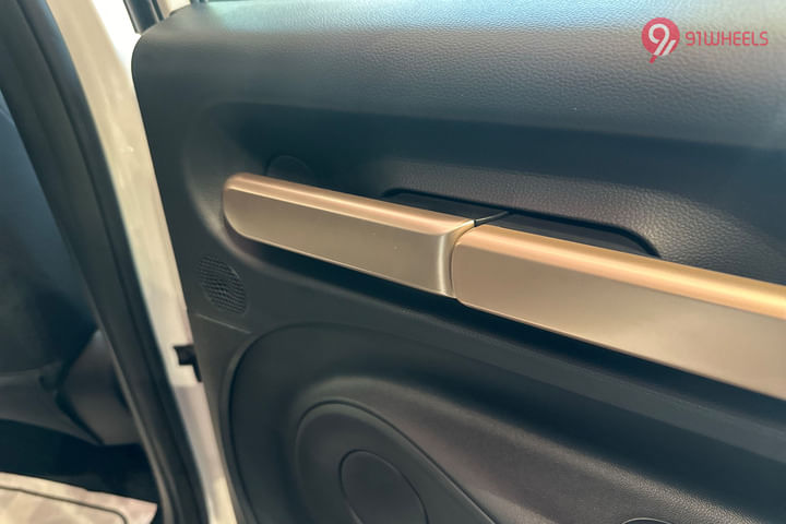 MG Windsor EV Driver Side Door Pad Handle