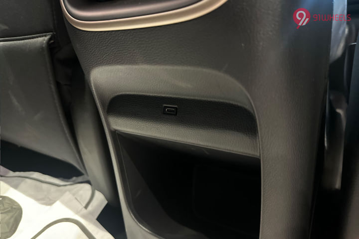 MG Windsor EV Rear Row Charging Point