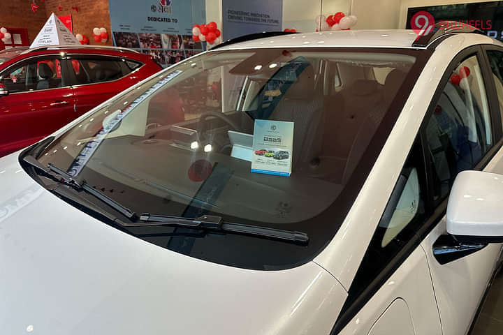 MG Windsor EV Front Windshield/Windscreen