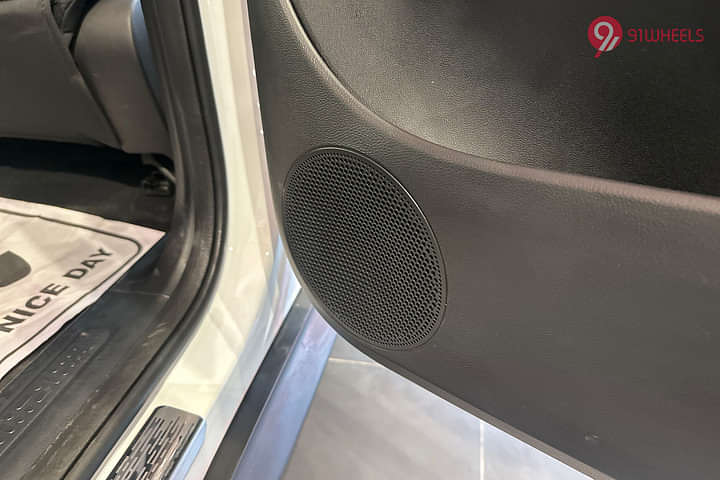 MG Windsor EV Rear Speakers