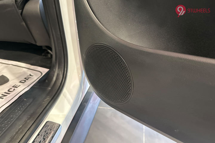 MG Windsor EV Rear Speakers