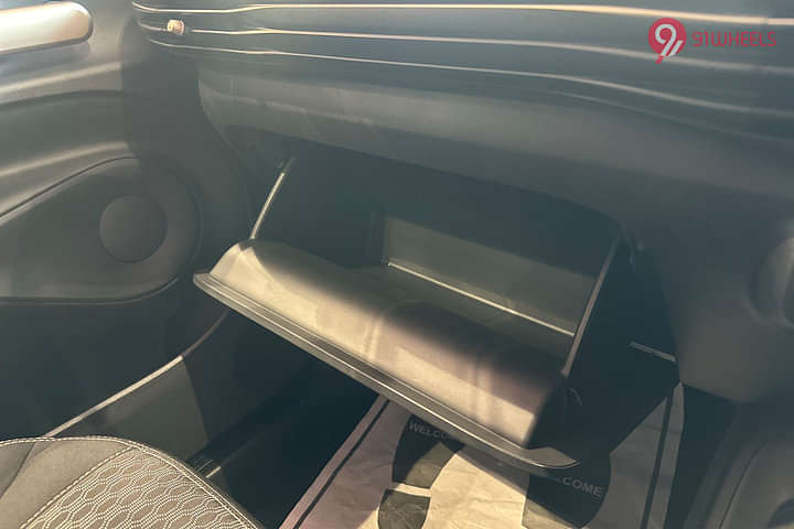 MG Windsor EV Glove Box