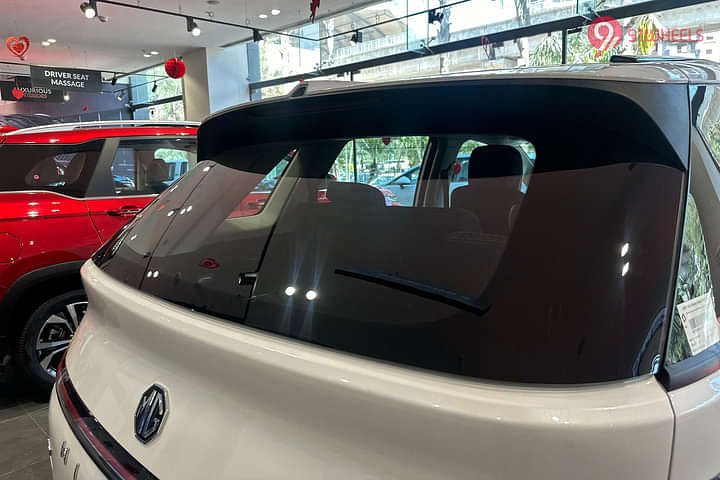 MG Windsor EV Rear Windshield/Windscreen
