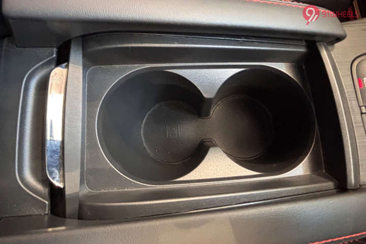 MG ZS EV 2025 Cup Holders