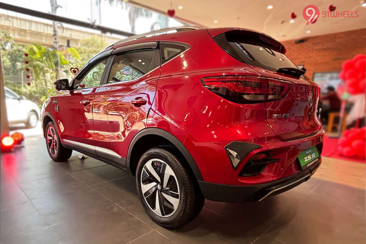 MG ZS EV 2025 Left Rear Three Quarter