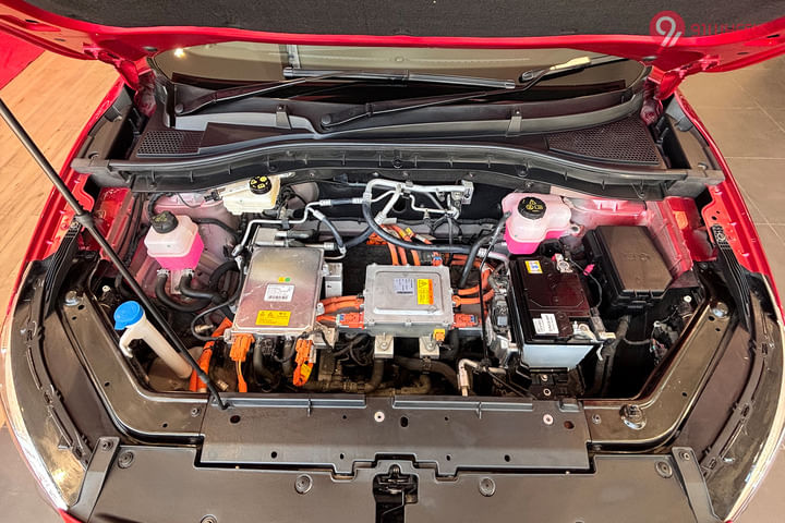 MG ZS EV 2025 Engine Shot