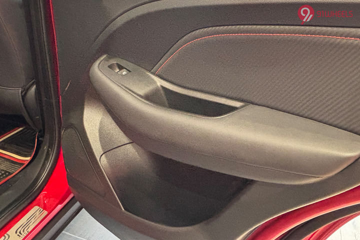 MG ZS EV 2025 Driver Side Front Door Pad