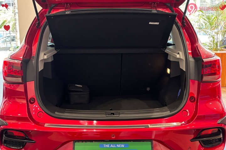 MG ZS EV 2025 Bootspace