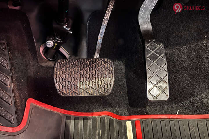 MG ZS EV 2025 Pedals/Foot Controls