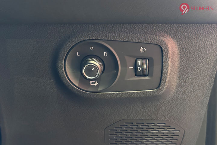 MG ZS EV 2025 Boot Release Lever/Fuel Lid Release Lever