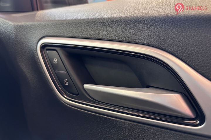 MG ZS EV 2025 Rear Door Pad Handle