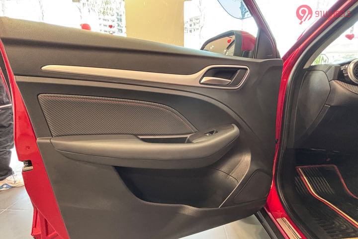MG ZS EV 2025 Passenger Side Front Door Pocket
