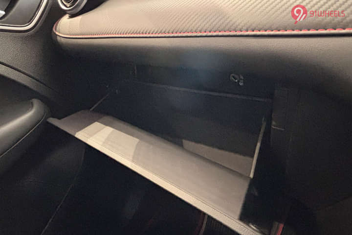 MG ZS EV 2025 Glove Box
