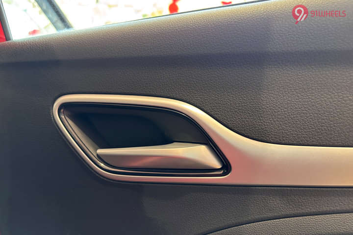 MG ZS EV 2025 Driver Side Door Pad Handle