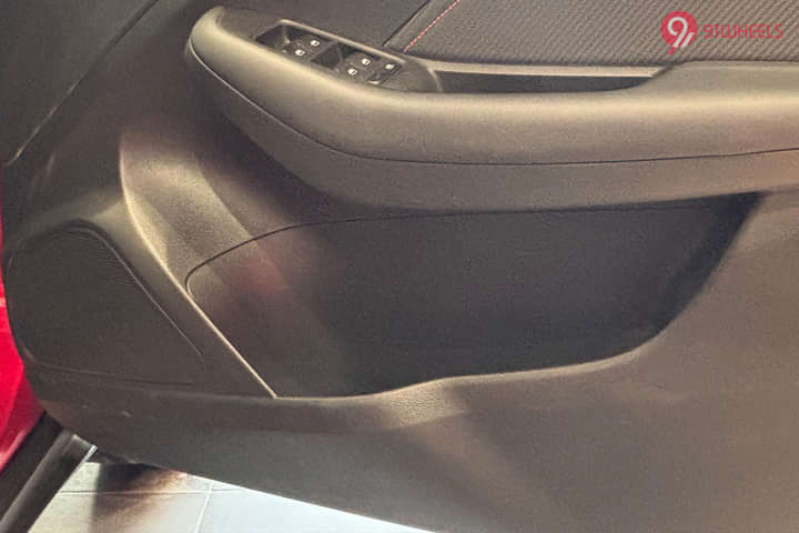 MG ZS EV 2025 Front Speakers