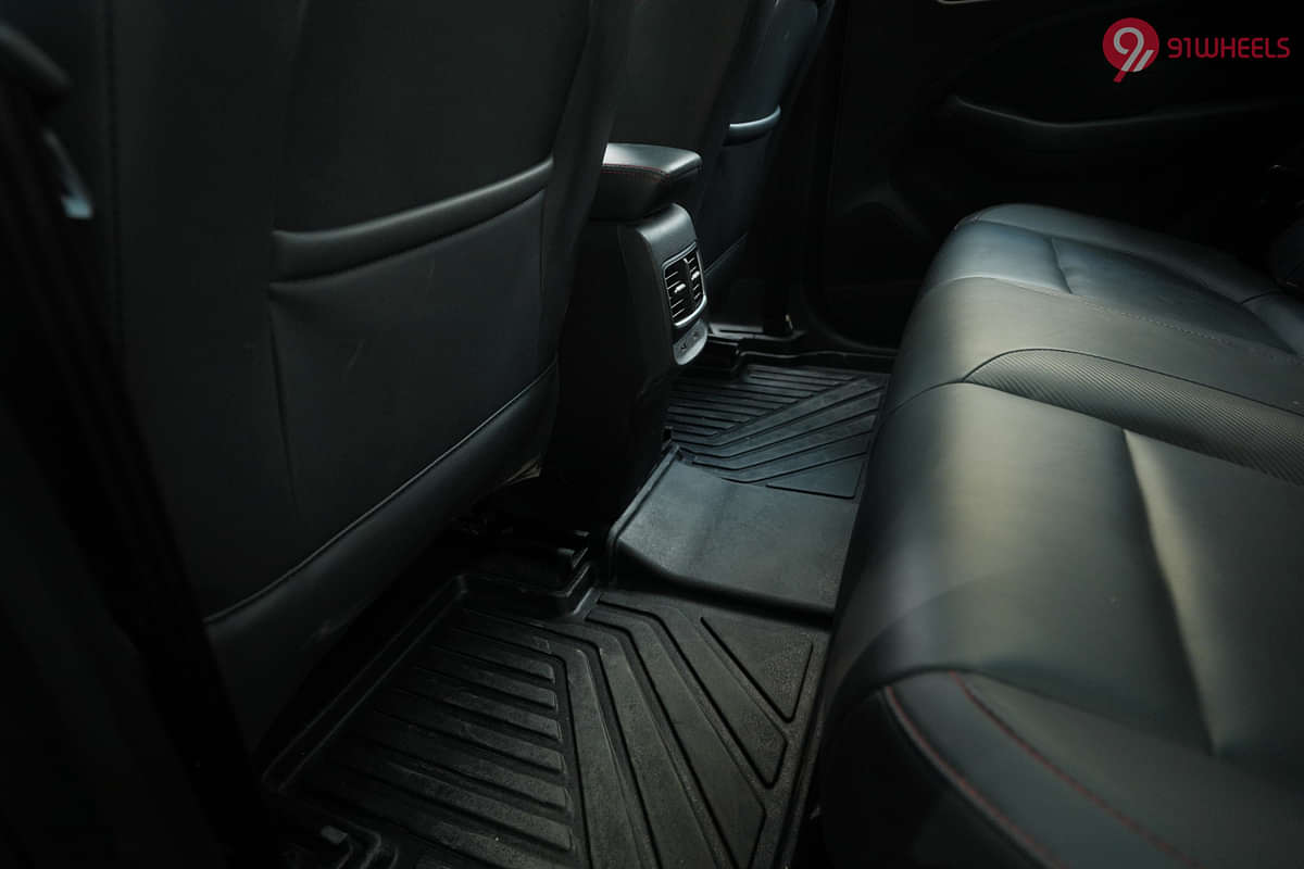 MG ZS EV Front Seat Back Pockets