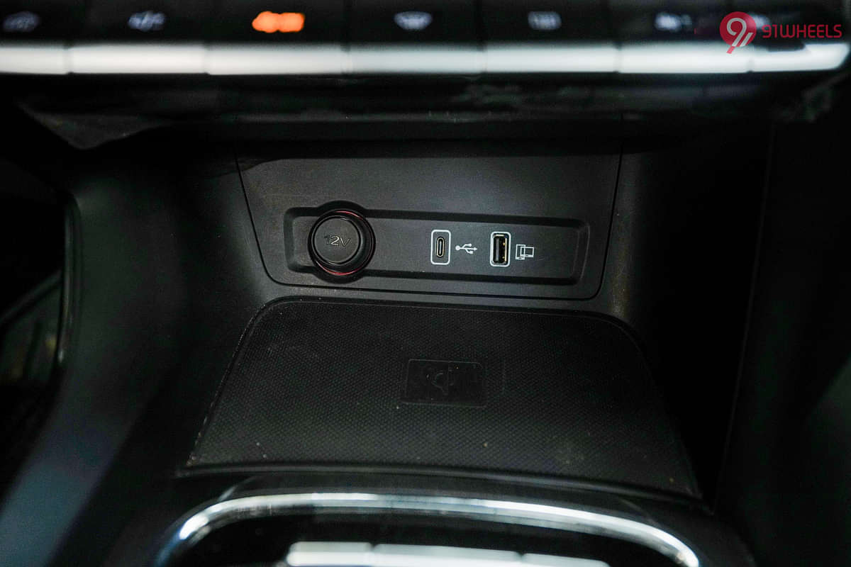 MG ZS EV USB Port/Power Socket/Wireless Charging