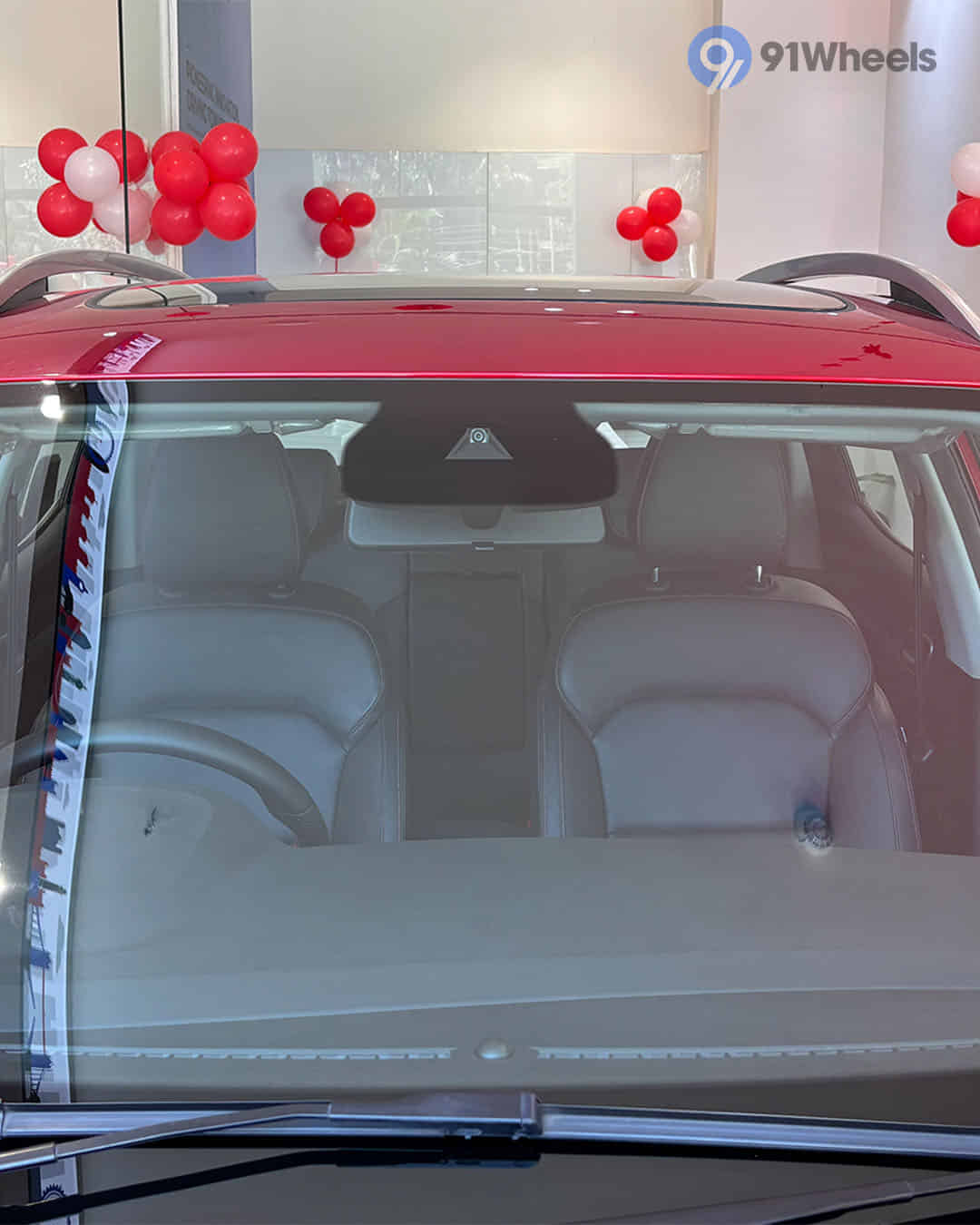 Front Windshield / Windscreen