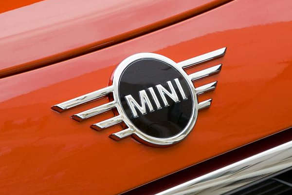Mini 3 Door front badge