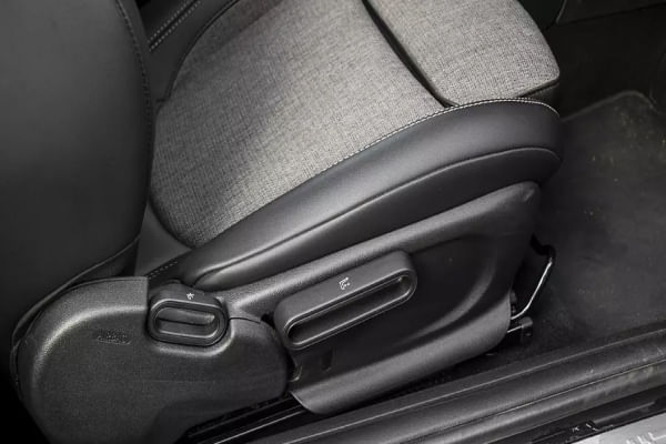 Mini 3-Door Cooper SE 2022-2025 Seat Adjustment for Driver