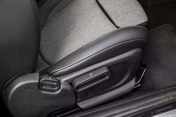 Mini Cooper SE Seat Adjustment for Driver