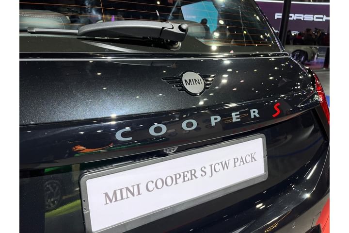 Mini Cooper Closed Boot/Trunk