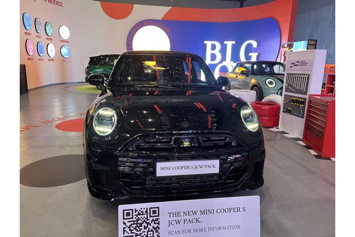Mini Cooper Front View