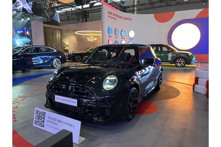 Mini Cooper Left Front Three Quarter
