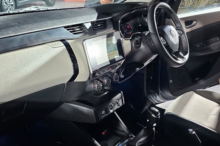 Nissan Gravite Dashboard