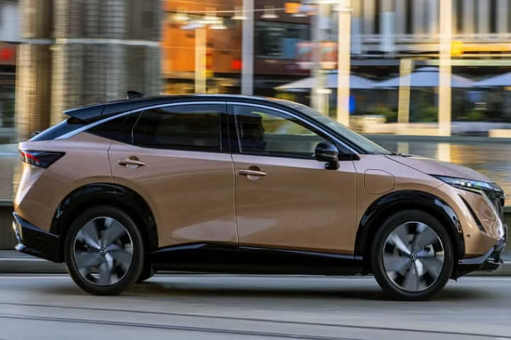Nissan Ariya EV Right Side View Nissan Ariya EV Right Side View
