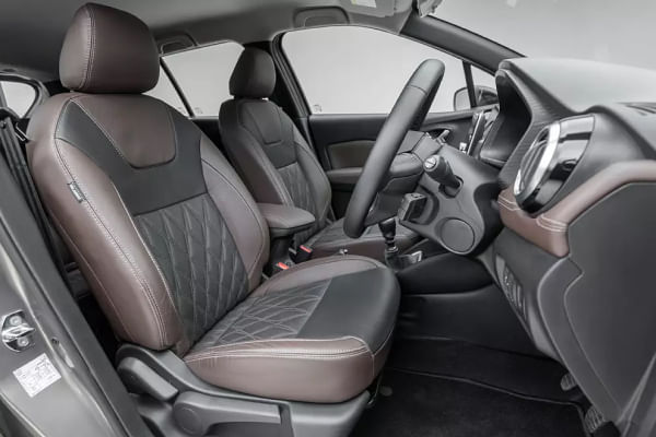 Nissan Kicks 2020-2023 View From Driver's Door