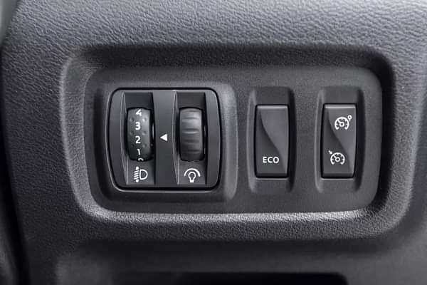 Nissan Kicks Buttons