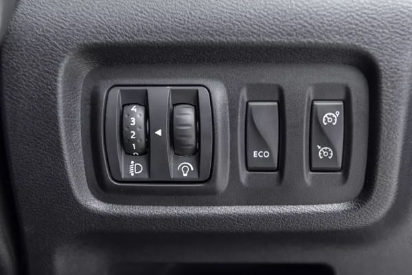 Nissan Kicks 2020-2023 Buttons