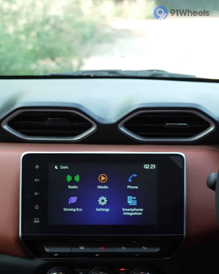 Dashboard & Front Cabin - 6