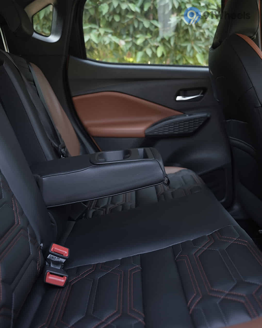 Rear Centre Arm Rest