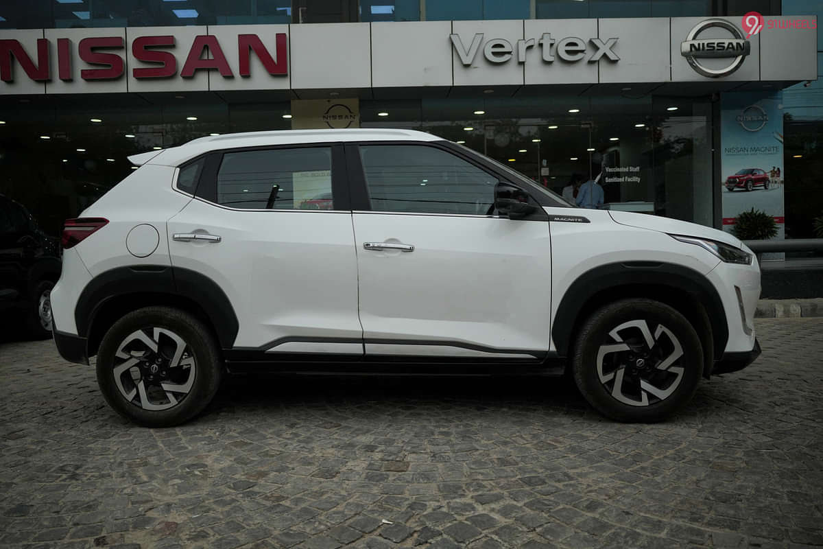 Nissan Magnite 2020 - 2024 Right Side View