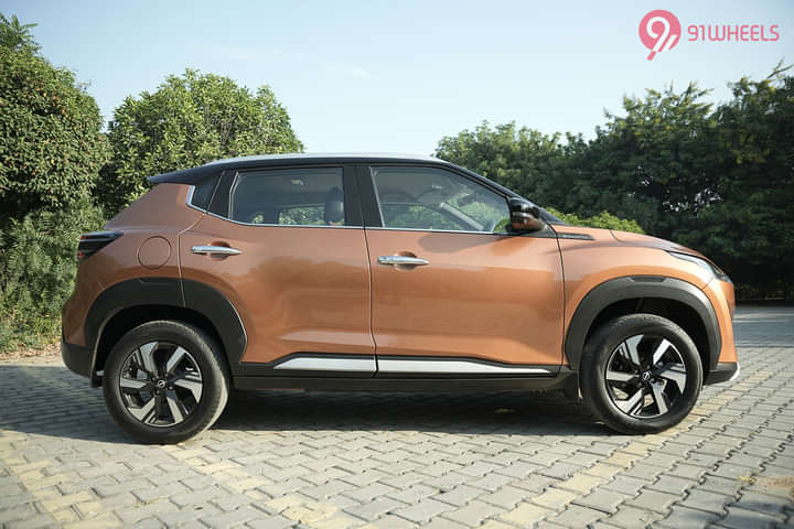 Nissan Magnite Right Side View