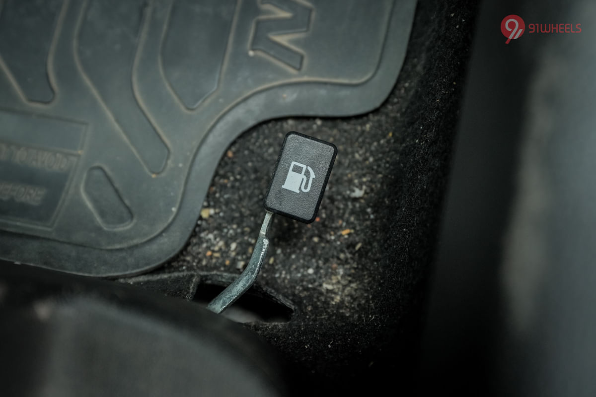 Nissan Magnite 2020 - 2024 Boot Release Lever/Fuel Lid Release Lever