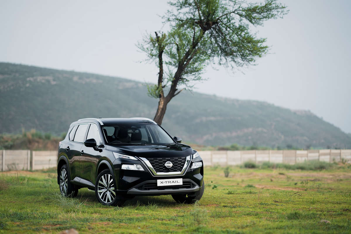 Nissan X Trail Right Front Three Quarter