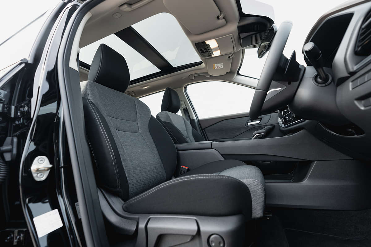 Nissan X Trail Front Row Seats