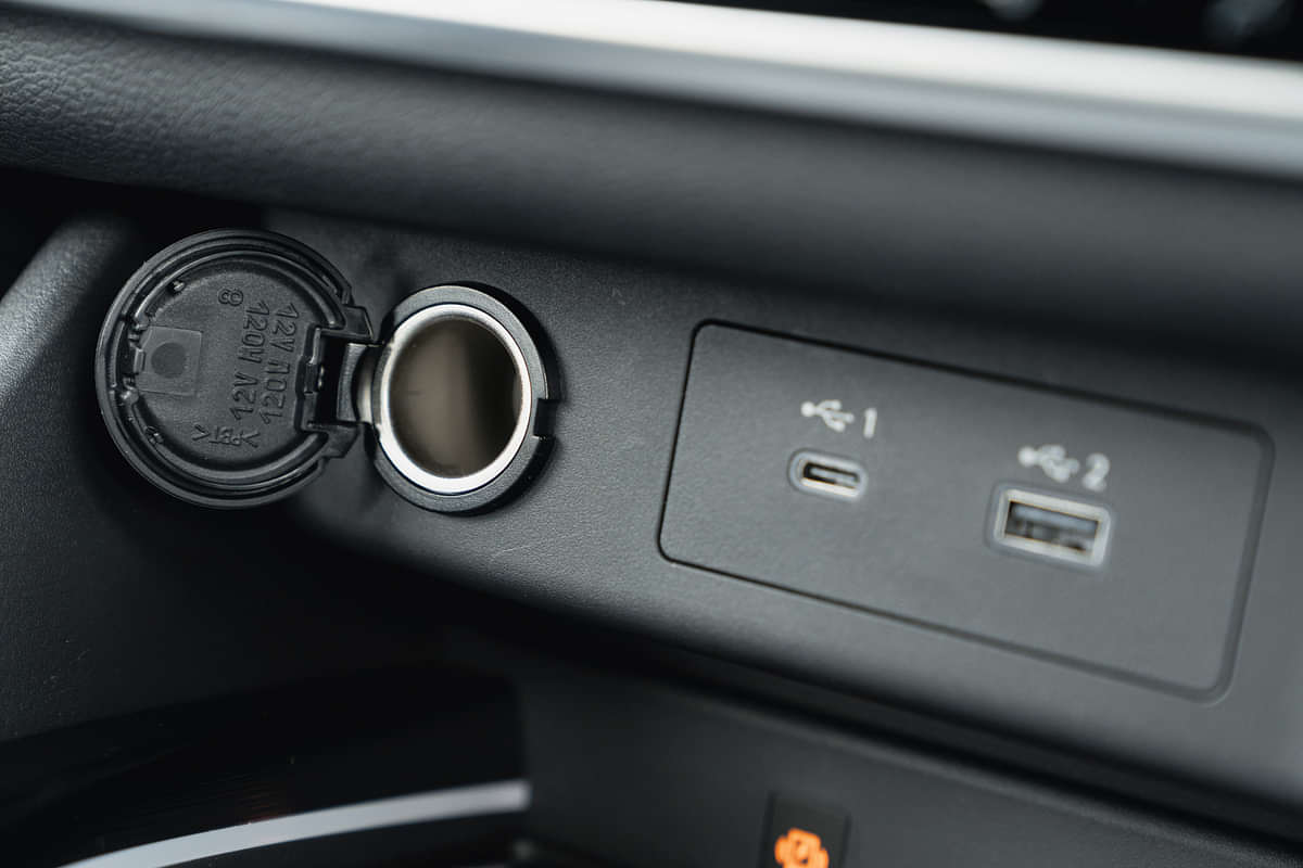 Nissan X Trail USB Port/Power Socket/Wireless Charging