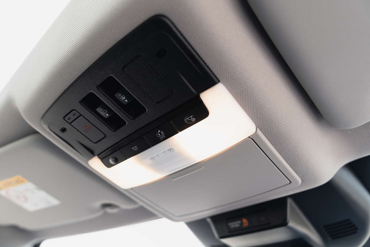 Nissan X Trail Roof Mounted Controls/Sunroof & Cabin Light Controls