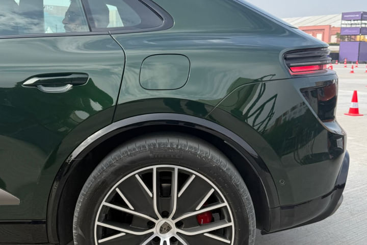 Porsche Macan EV Rear Fender