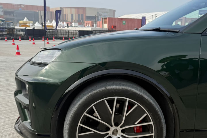 Porsche Macan EV Front Fender