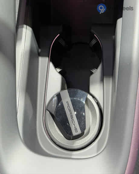 Macan Cup Holders