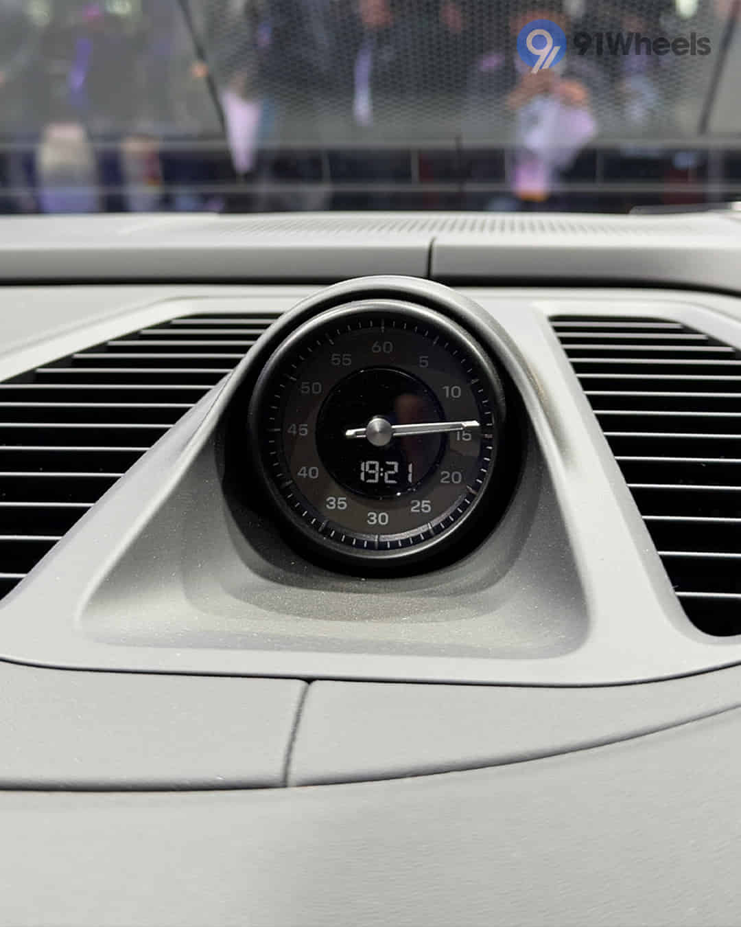 Front Centre Air Vents Front Centre Air Vents