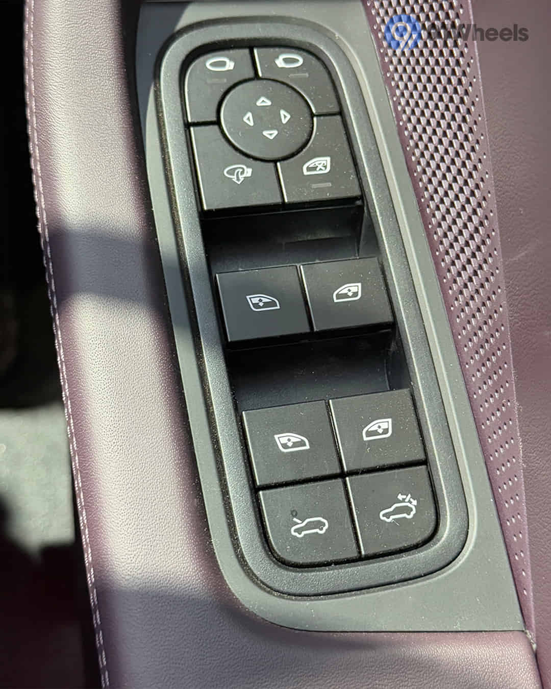 Outer Rear View Mirror (ORVM) Controls Outer Rear View Mirror (ORVM) Controls